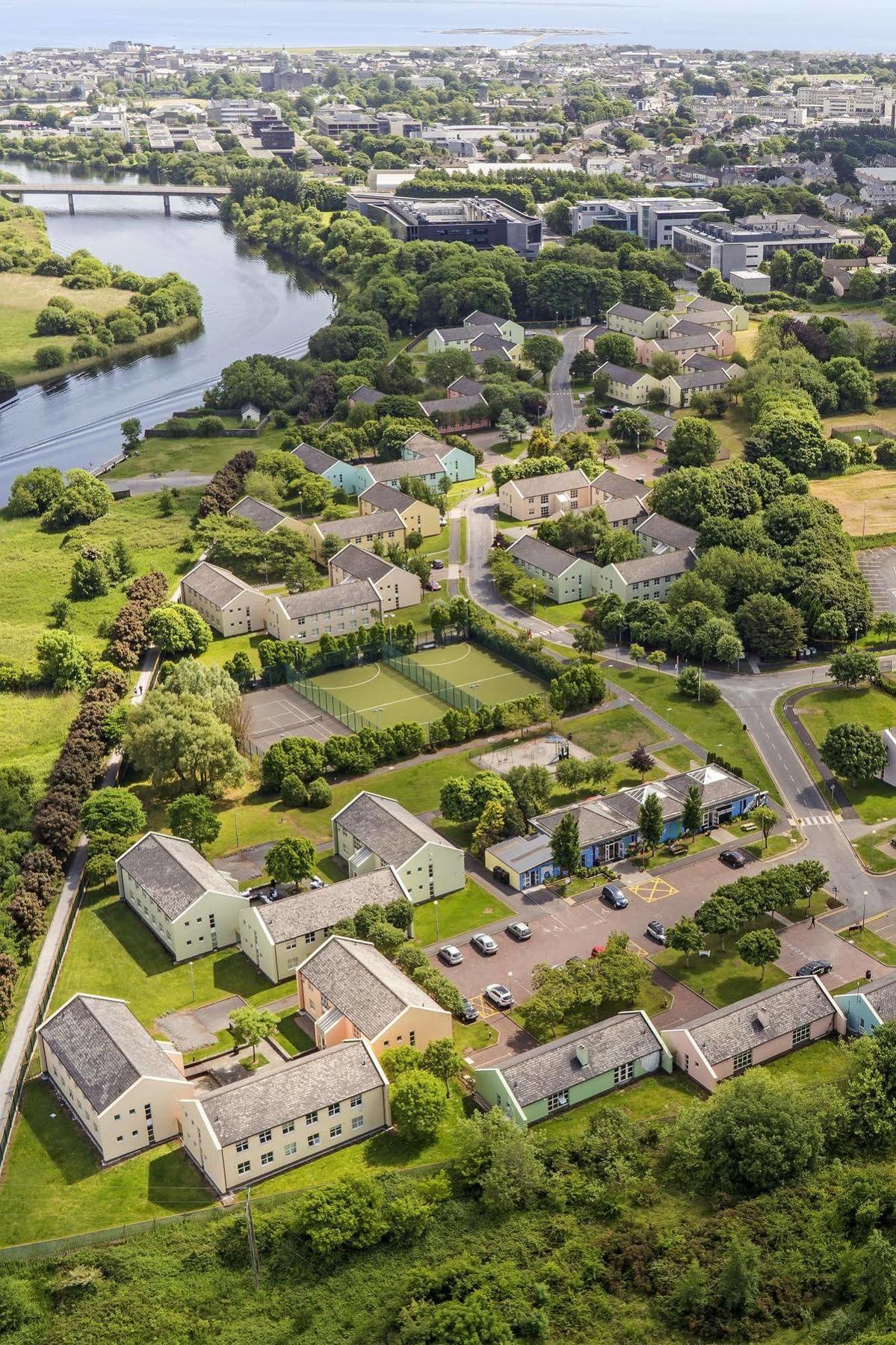 Corrib Village Apartments University Of Galway Exteriér fotografie
